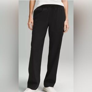Lululemon women’s Straight Leg Luxtreme pant, size M, black